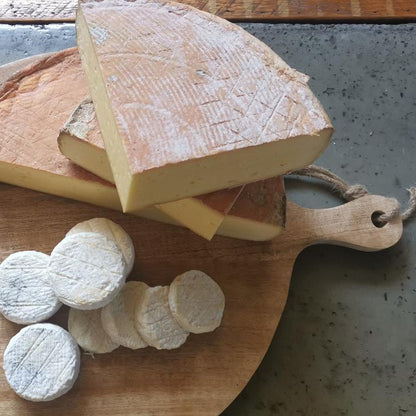 Mounatineer 150g wedge – The Peaks Artisan Cheesemakers