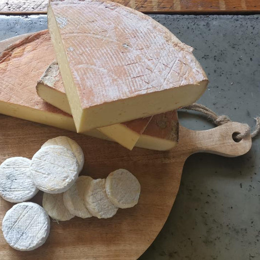 Mounatineer 150g wedge – The Peaks Artisan Cheesemakers